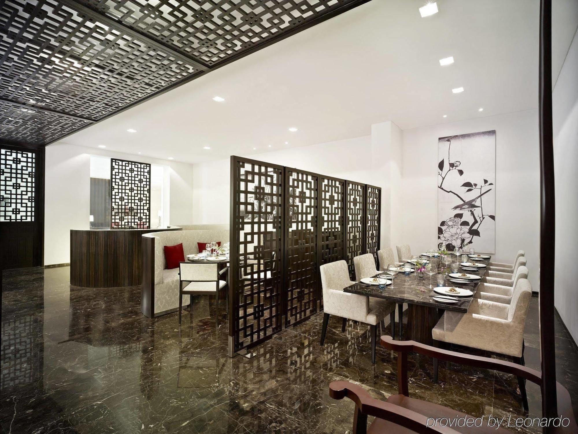 Vivanta Chennai It Expressway Omr Exterior foto Interior of the restaurant