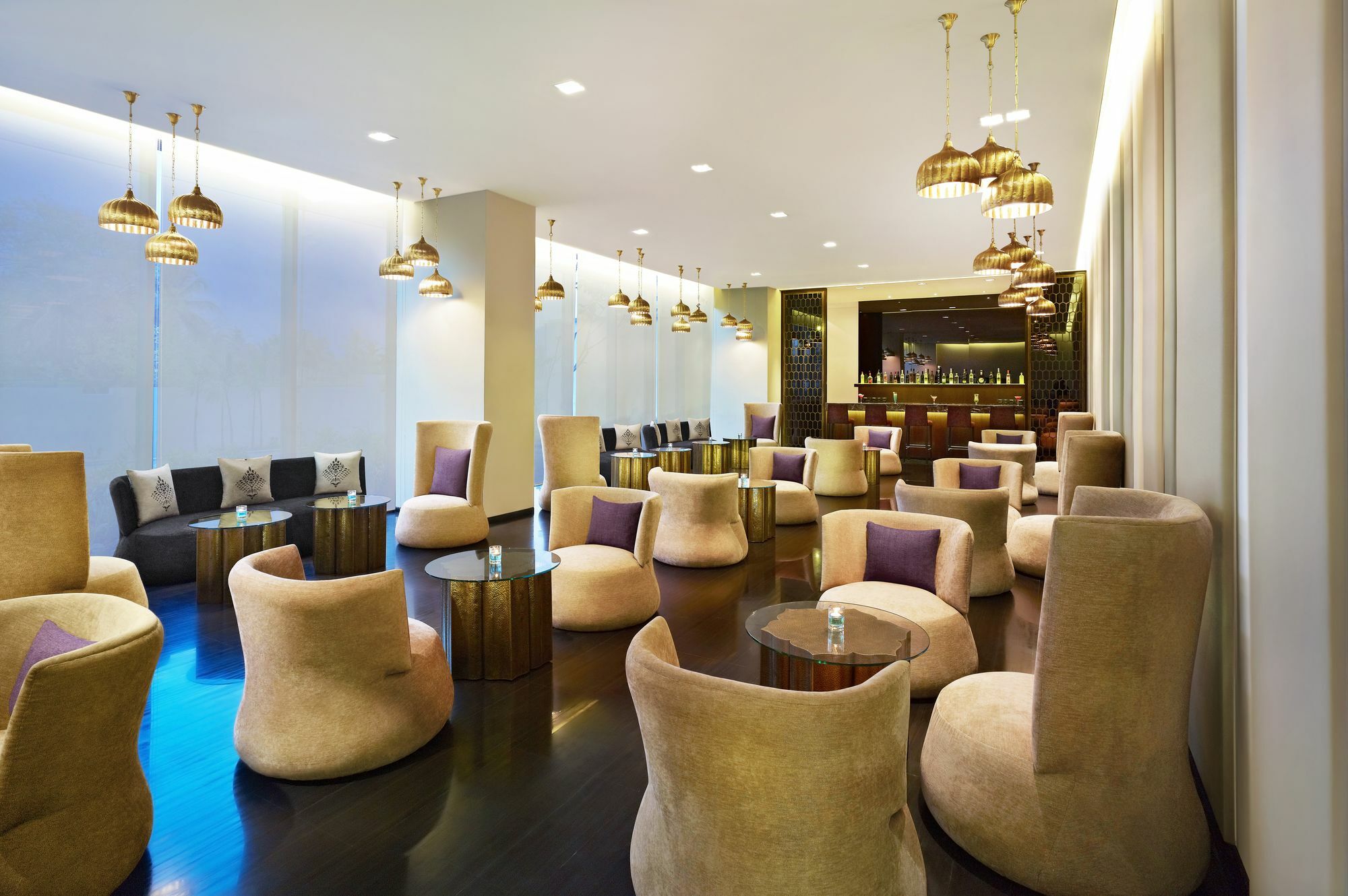 Vivanta Chennai It Expressway Omr Exterior foto The Lounge at the airport
