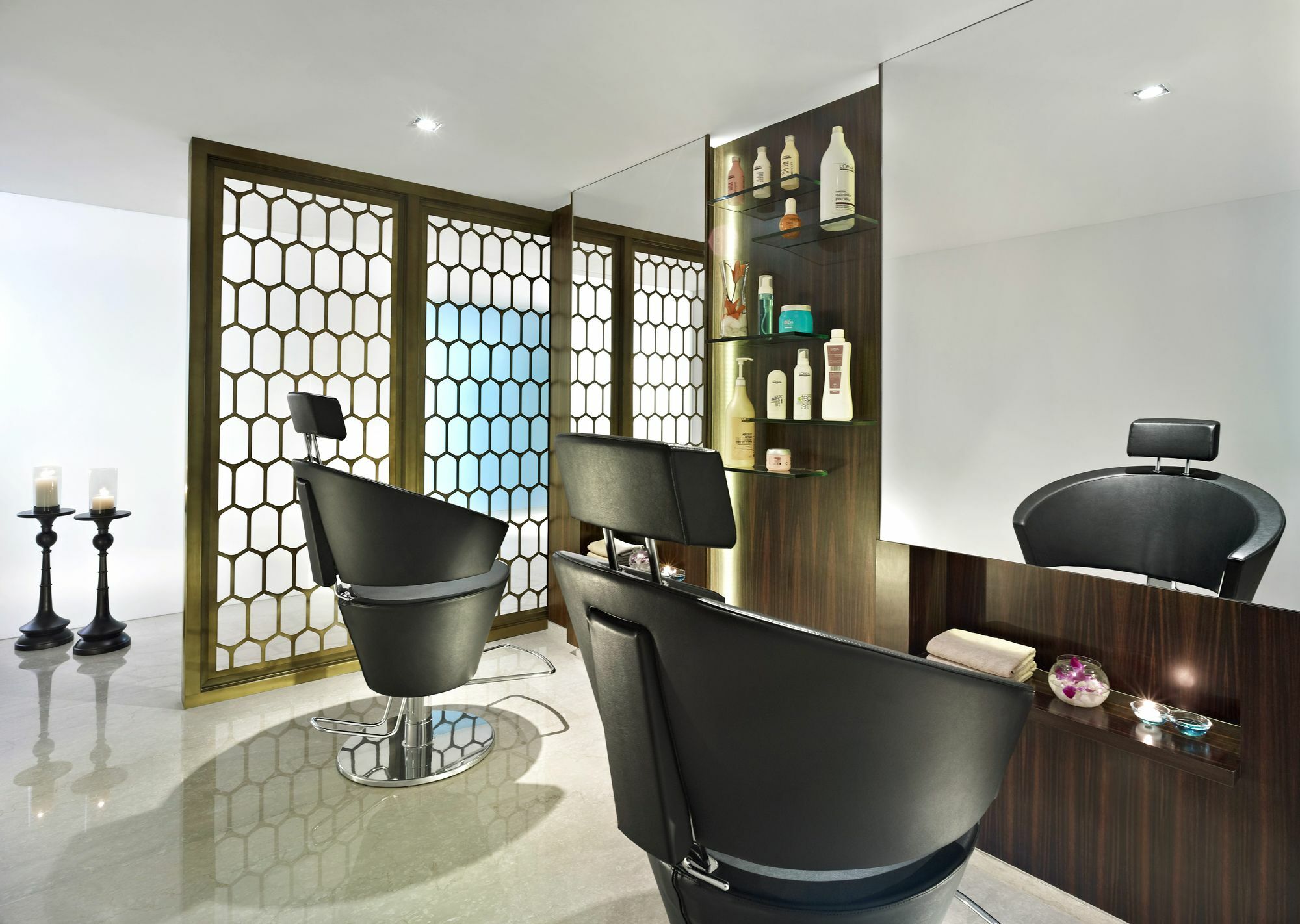 Vivanta Chennai It Expressway Omr Exterior foto The salon at The Dorchester